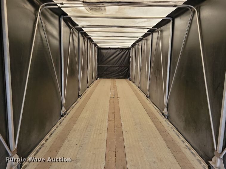 image for item DN3685 2005 Ravens flatbed trailer