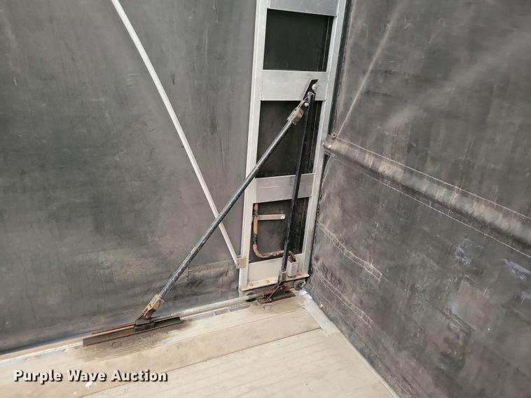 image for item DN3685 2005 Ravens flatbed trailer