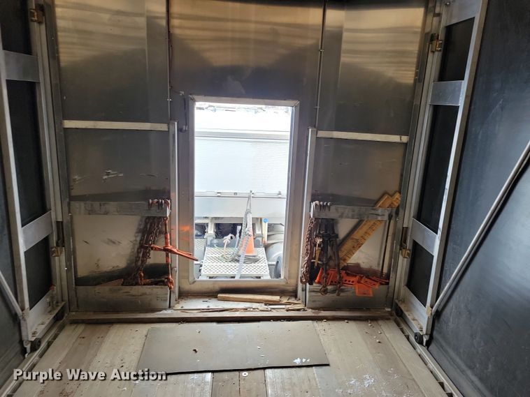 image for item DN3685 2005 Ravens flatbed trailer