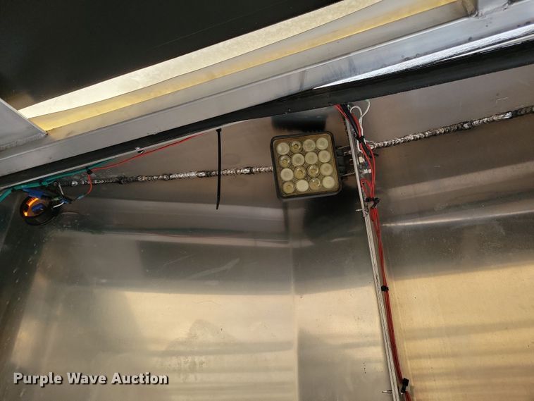 image for item DN3685 2005 Ravens flatbed trailer