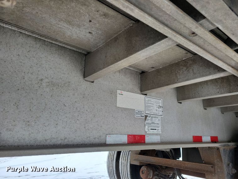 image for item DN3685 2005 Ravens flatbed trailer