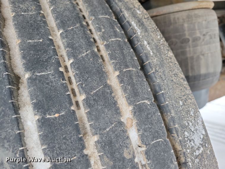 image for item DN3685 2005 Ravens flatbed trailer