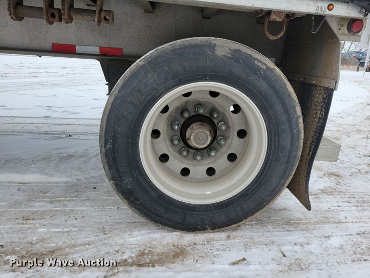 image for item DN3685 2005 Ravens flatbed trailer