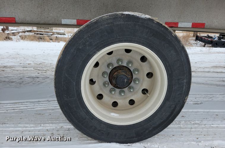 image for item DN3685 2005 Ravens flatbed trailer