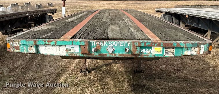 image for item DO0311 1991 Fontaine flatbed trailer