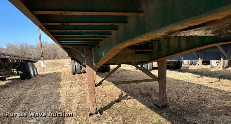 image for item DO0311 1991 Fontaine flatbed trailer