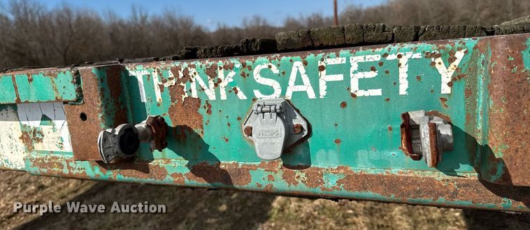 image for item DO0311 1991 Fontaine flatbed trailer