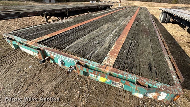 image for item DO0311 1991 Fontaine flatbed trailer