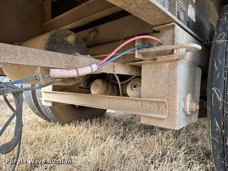 image for item DO0312 1999 Dorsey flatbed trailer