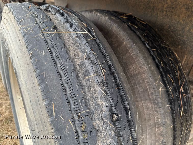 image for item DO0312 1999 Dorsey flatbed trailer