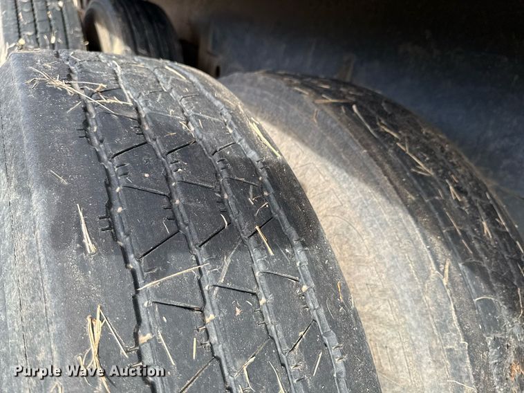 image for item DO0312 1999 Dorsey flatbed trailer