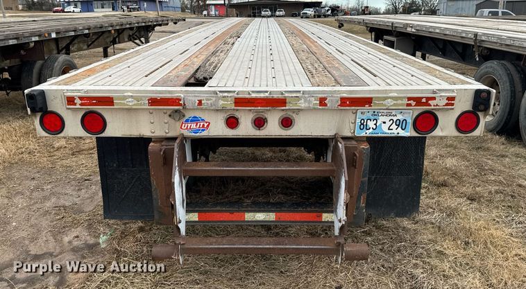 image for item DO0313 2007 Utility Trailers flatbed trailer