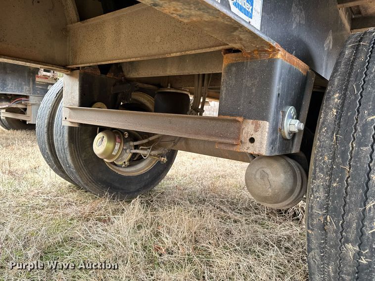 image for item DO0313 2007 Utility Trailers flatbed trailer