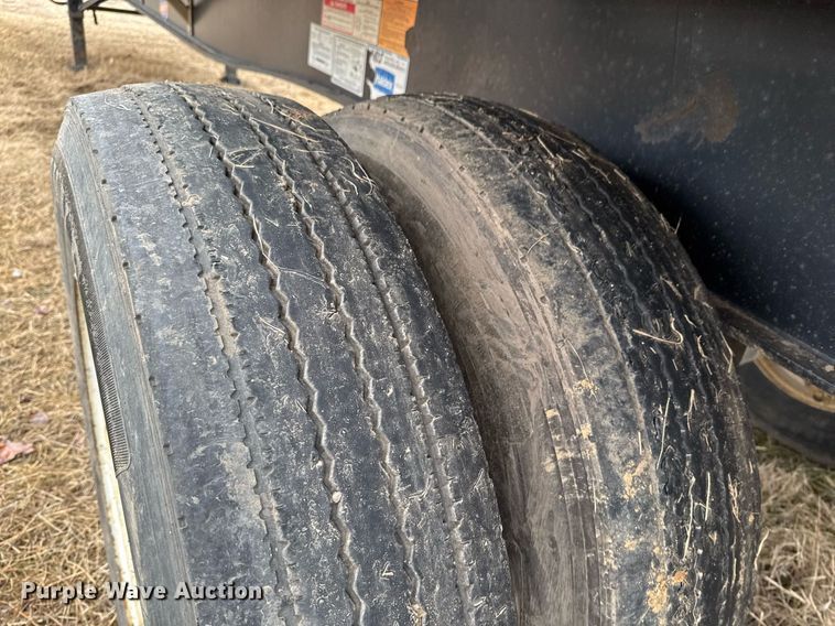 image for item DO0313 2007 Utility Trailers flatbed trailer