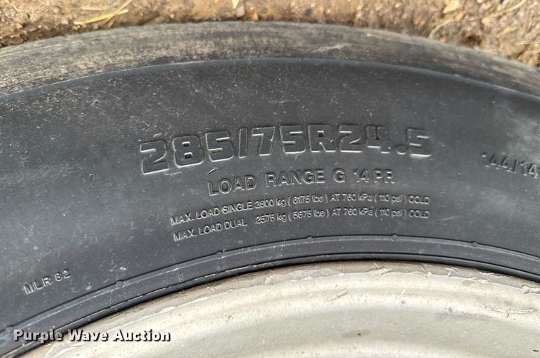 image for item DO0313 2007 Utility Trailers flatbed trailer