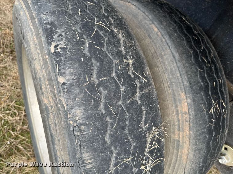 image for item DO0313 2007 Utility Trailers flatbed trailer