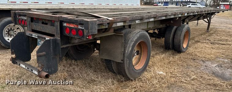 image for item DO0314 1992 Great Dane flatbed trailer