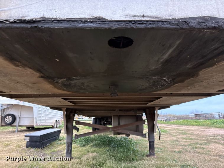 image for item DO2629 2017 Utility Trailers VS2RA refrigerated van trailer