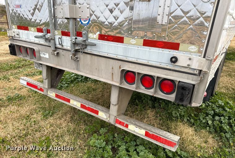 image for item DO2629 2017 Utility Trailers VS2RA refrigerated van trailer