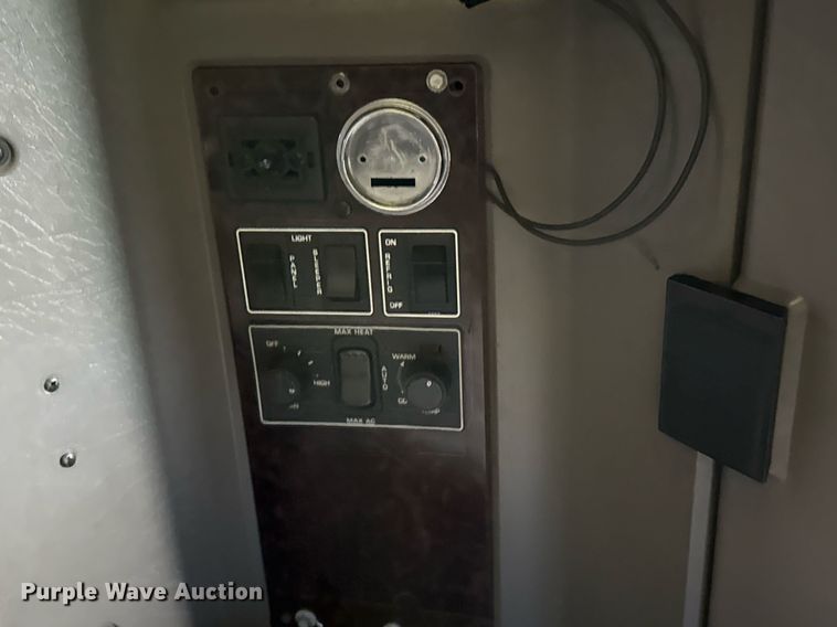 image for item DO2630 2007 Kenworth W900 semi truck