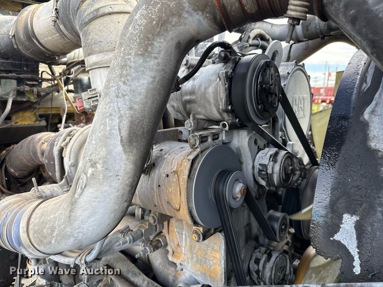 image for item DO2630 2007 Kenworth W900 semi truck