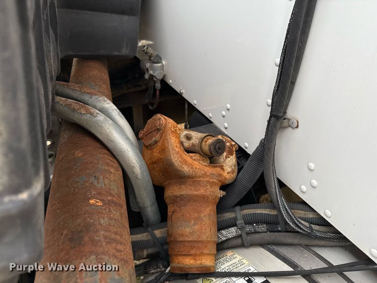 image for item DO2634 2014 Kenworth T660 semi truck