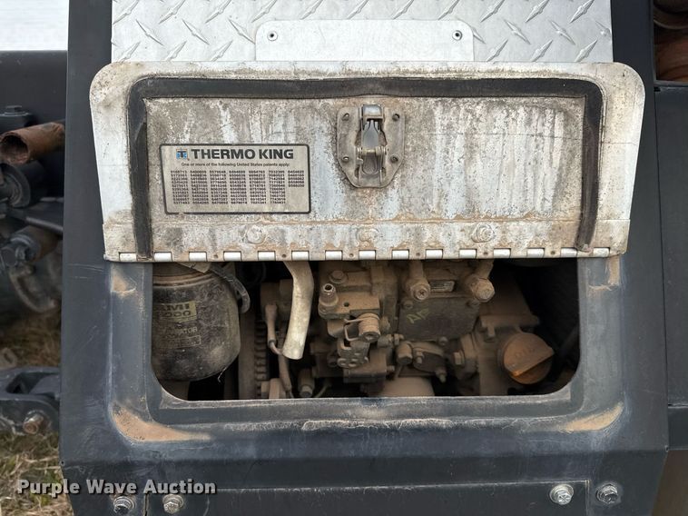 image for item DO2634 2014 Kenworth T660 semi truck