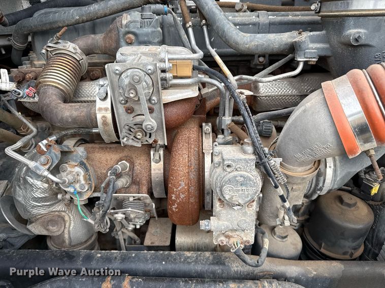 image for item DO2634 2014 Kenworth T660 semi truck