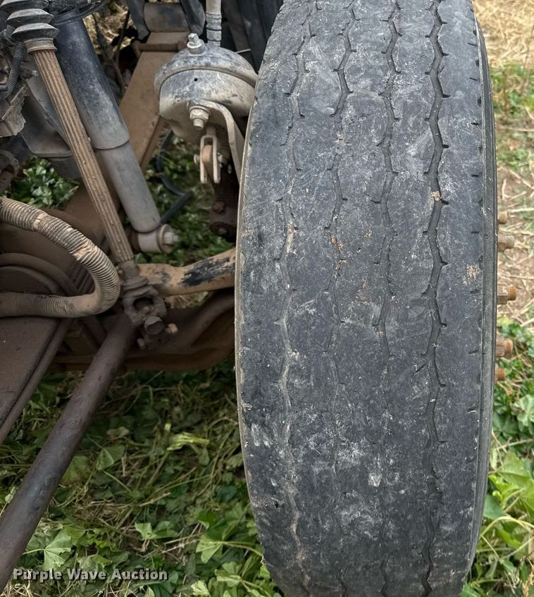 image for item DO2634 2014 Kenworth T660 semi truck