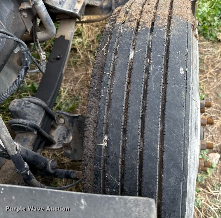 image for item DO2634 2014 Kenworth T660 semi truck