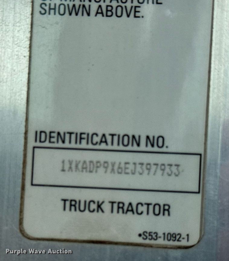 image for item DO2634 2014 Kenworth T660 semi truck