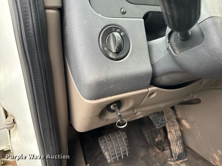 image for item DO2635 2010 Freightliner Cascadia semi truck