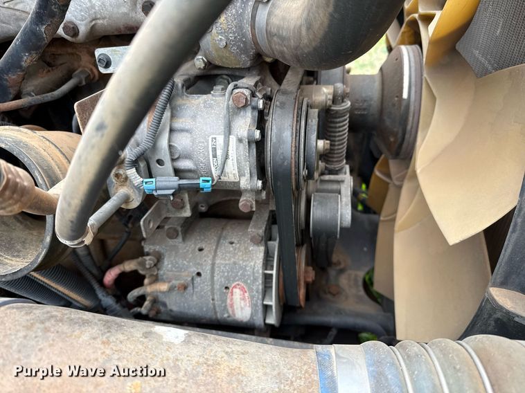 image for item DO2635 2010 Freightliner Cascadia semi truck