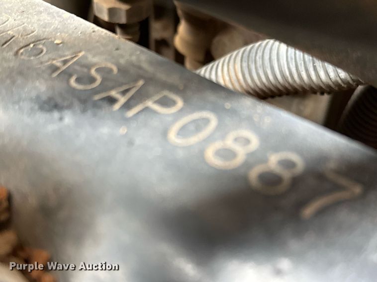 image for item DO2635 2010 Freightliner Cascadia semi truck