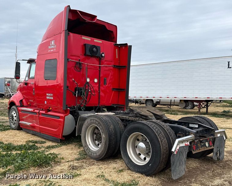 image for item DO2636 2016 International ProStar Plus 122 semi truck