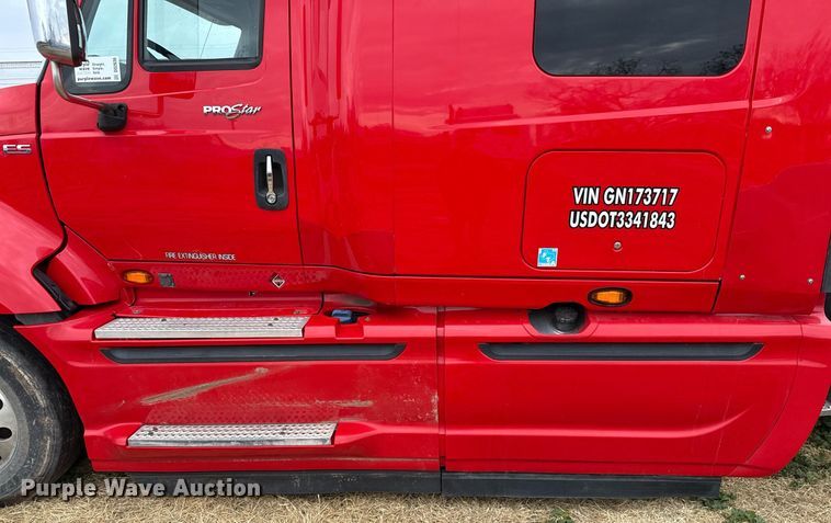 image for item DO2636 2016 International ProStar Plus 122 semi truck