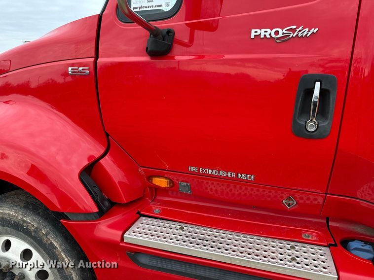 image for item DO2636 2016 International ProStar Plus 122 semi truck
