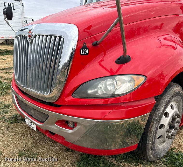 image for item DO2636 2016 International ProStar Plus 122 semi truck