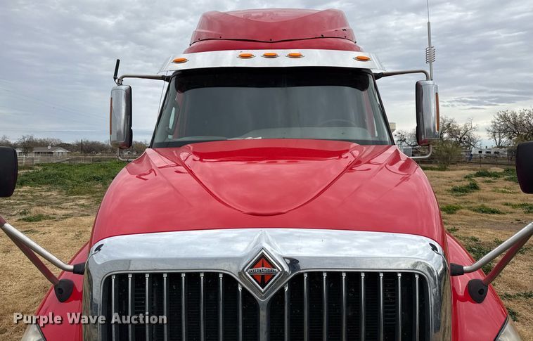 image for item DO2636 2016 International ProStar Plus 122 semi truck