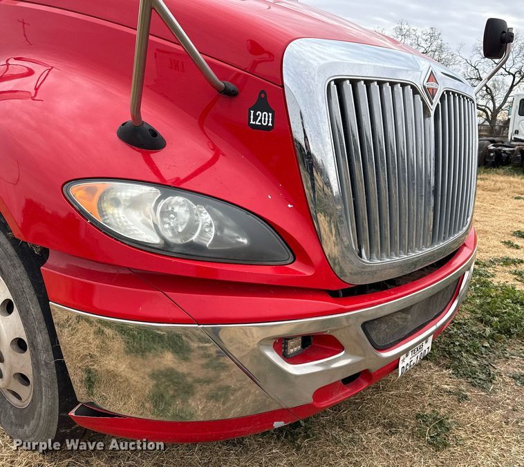 image for item DO2636 2016 International ProStar Plus 122 semi truck