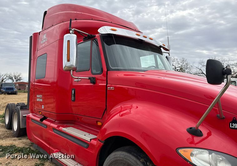 image for item DO2636 2016 International ProStar Plus 122 semi truck