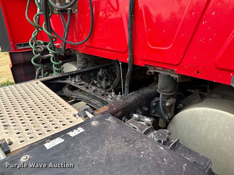 image for item DO2636 2016 International ProStar Plus 122 semi truck