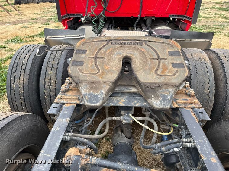 image for item DO2636 2016 International ProStar Plus 122 semi truck