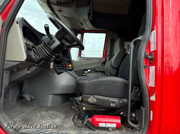 image for item DO2636 2016 International ProStar Plus 122 semi truck