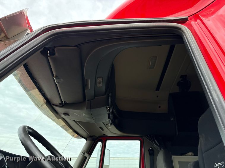 image for item DO2636 2016 International ProStar Plus 122 semi truck