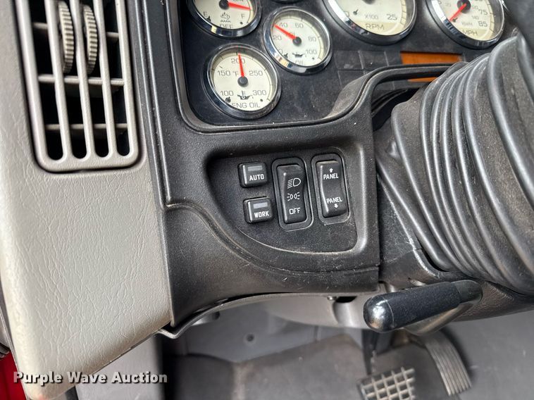 image for item DO2636 2016 International ProStar Plus 122 semi truck