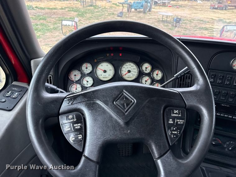 image for item DO2636 2016 International ProStar Plus 122 semi truck