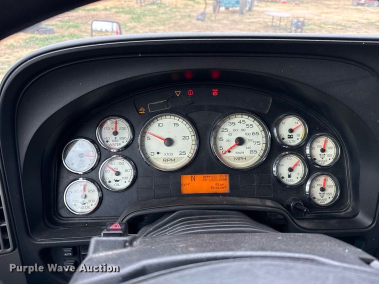 image for item DO2636 2016 International ProStar Plus 122 semi truck