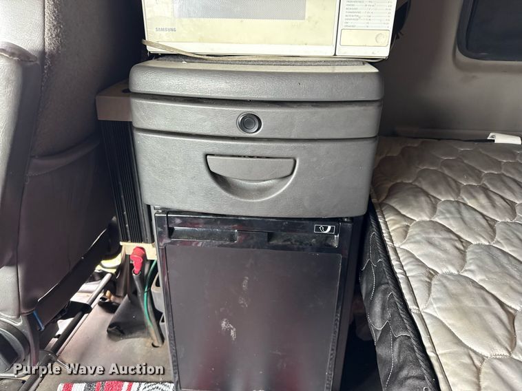 image for item DO2636 2016 International ProStar Plus 122 semi truck