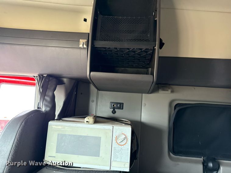 image for item DO2636 2016 International ProStar Plus 122 semi truck